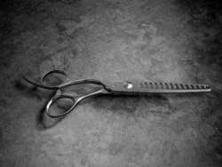 HH13LT Hanashi Aru - 14 Teeth Texturizing Shears - Ergonomically Offset Handle