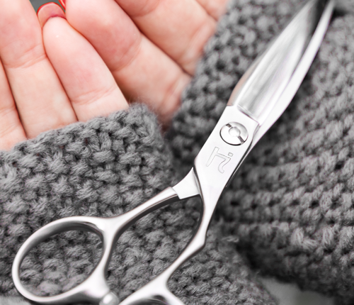What's-Wrong-What's-Wrong-With-My-Scissors-How-to-Check-Clean-and-Maintain-Your-Hattori-Hanzo-Shears5-My-Scissors-How-to-Check-Clean-and-Maintain-Your-Hattori-Hanzo-Shears4