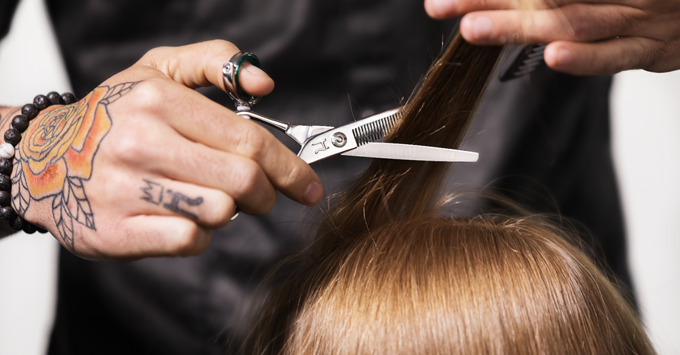 how to hold scissors when cutting hair