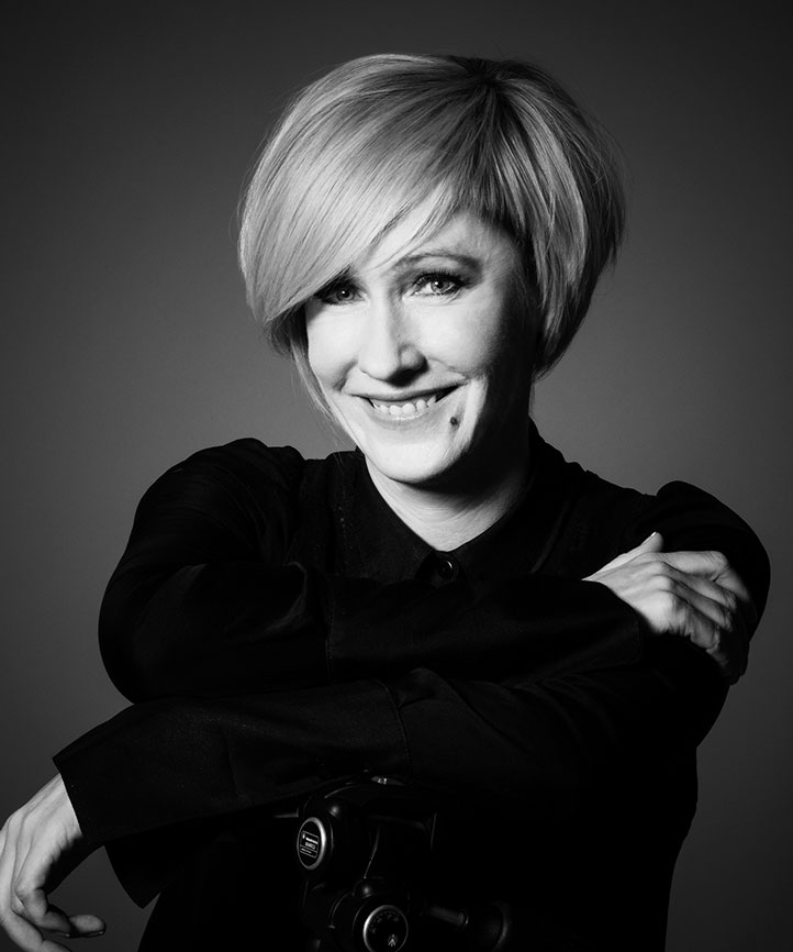 tracy hughes blending hair with scissors