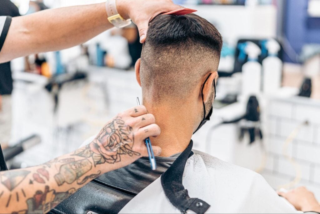 Mastering the Low Fade Haircut for Men – A Step-by-Step Guide for Hairstylists