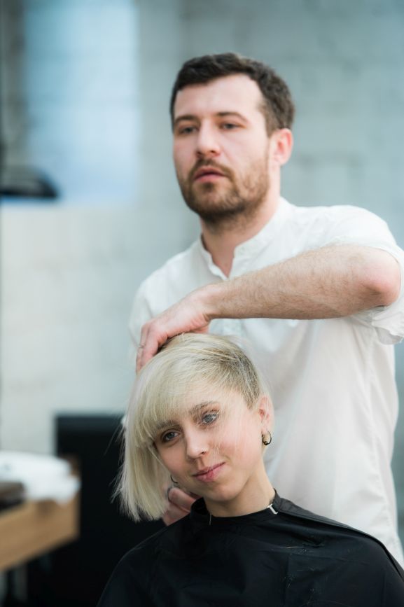 guide to cutting mixie haircut with tools and techniques